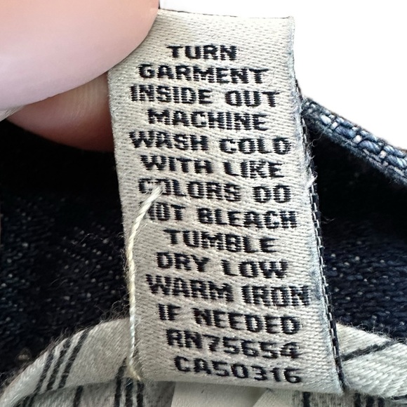 Abercrombie & Fitch Distressed Low-Rise Straight Leg Jeans – Size 30x32 - Picture 16 of 16